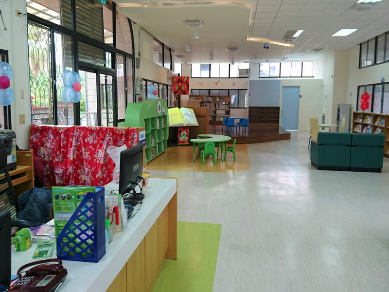 大湖鄉立圖書館