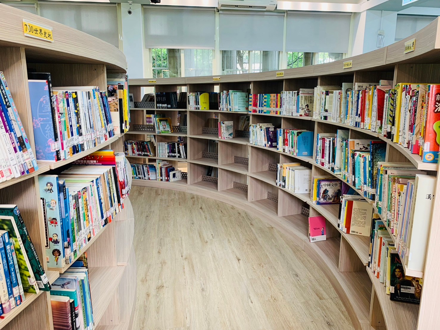 維真國中「文耀書坊」社區共讀站-11